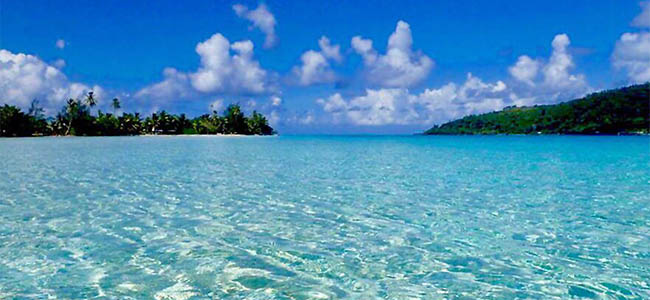 Repos sur une plage de Huahine